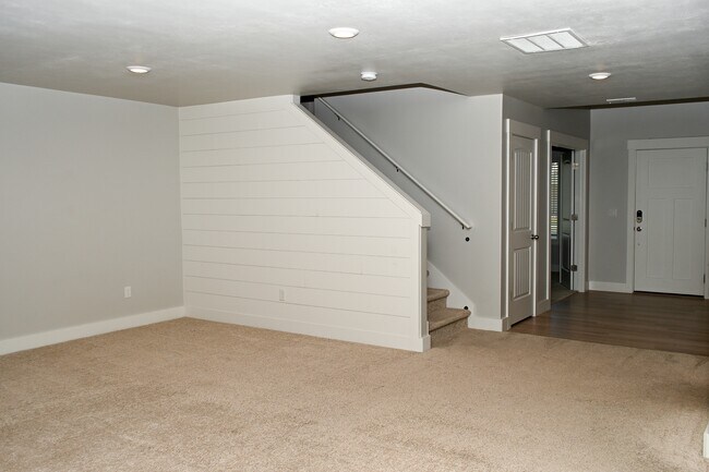 Building Photo - 1254 W 290 S