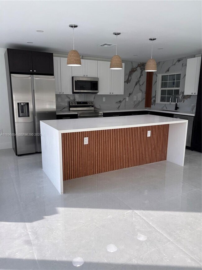 Building Photo - 12065 Boat Shell Dr