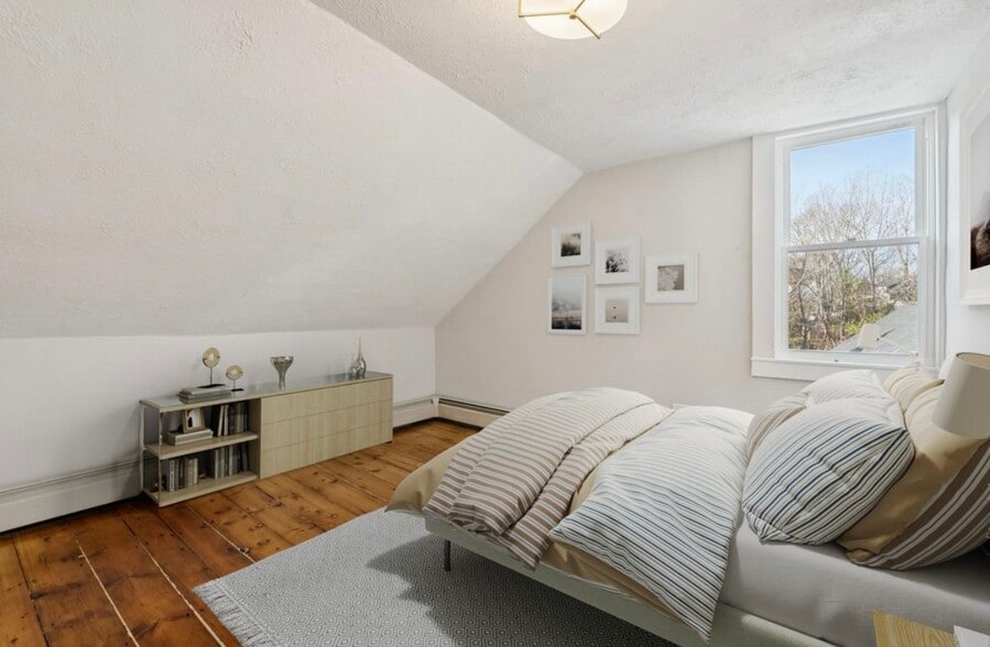 Building Photo - 24 Hill St