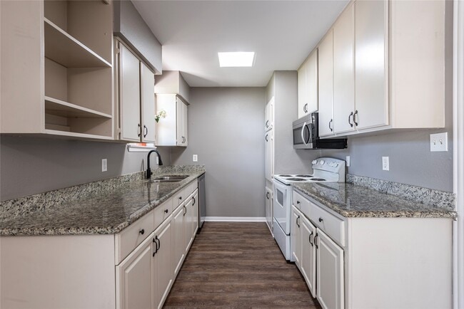 Building Photo - 502 Bellmar Ln