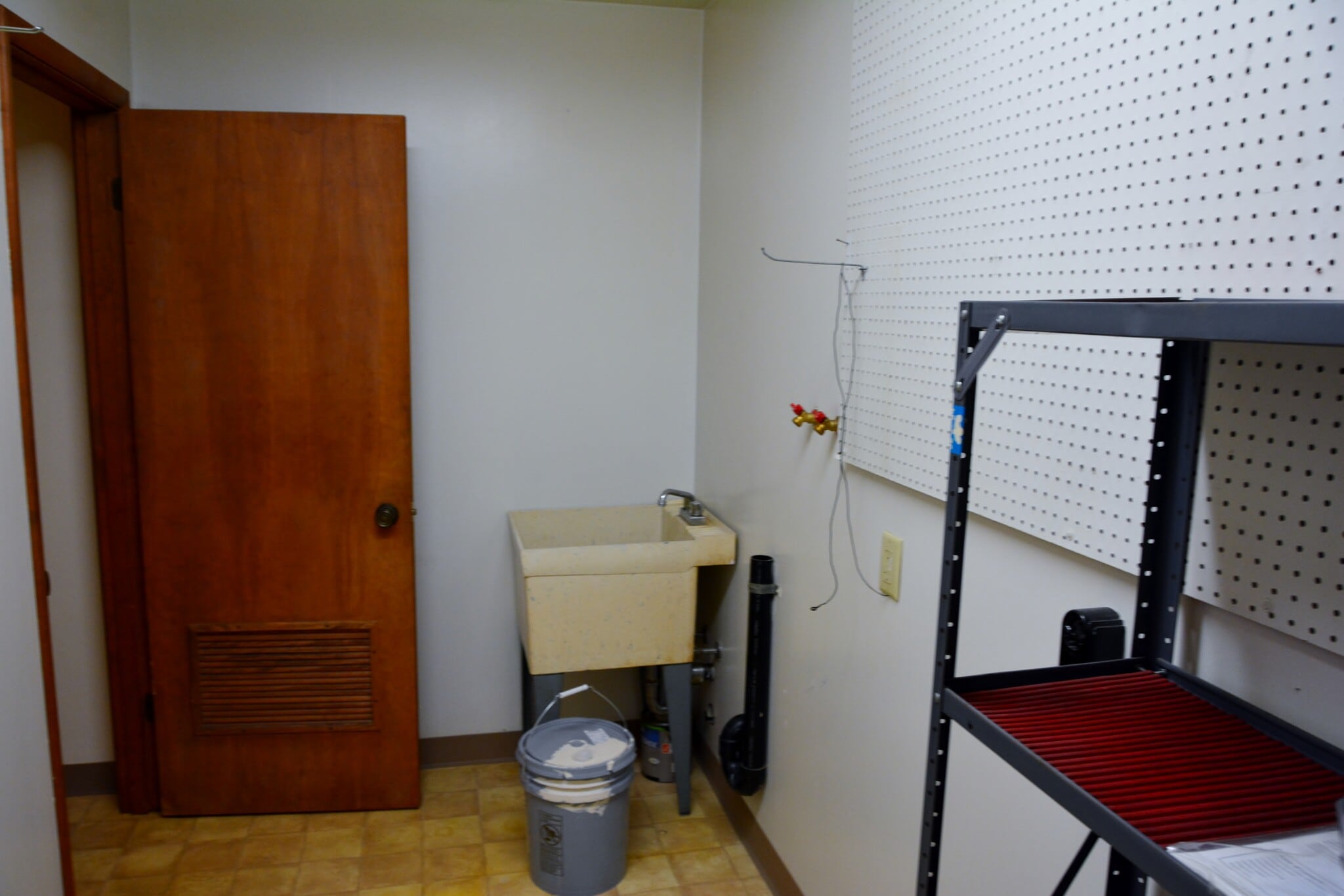 Integral Laundry Area - 301 E 1st Ave