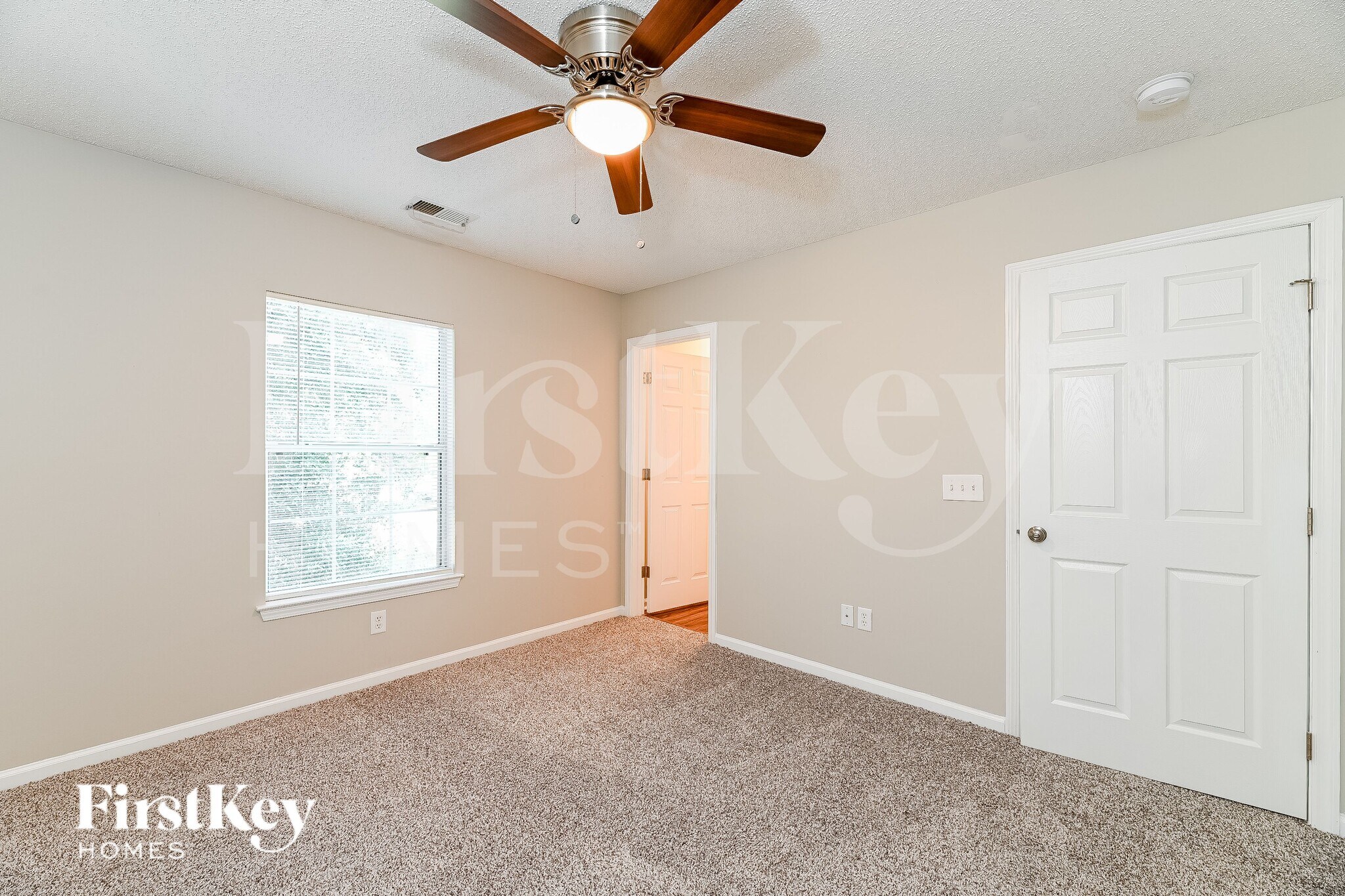 Building Photo - 1020 Golden Aspen Dr
