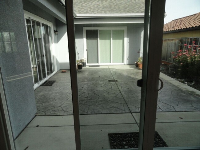 Building Photo - Great Home in East Garrison