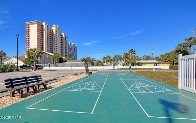 Building Photo - 6905 Thomas Dr