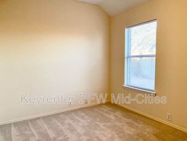 Building Photo - 2606 Lonesome Oak Dr
