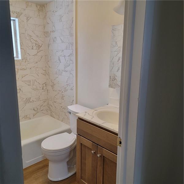 Building Photo - 890 Monaca Rd