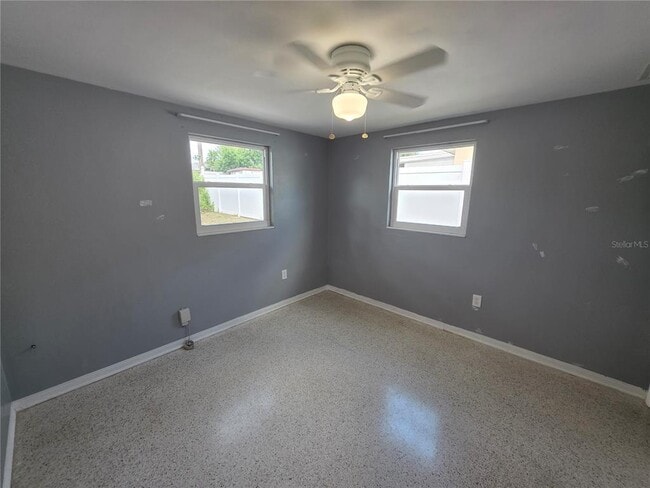 Building Photo - 4851 Phoenix Ave