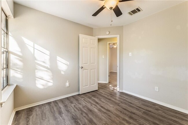 Building Photo - 7004 Riverton Dr