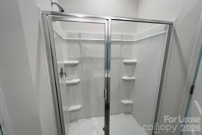 Building Photo - 1924 Vanderlyn St