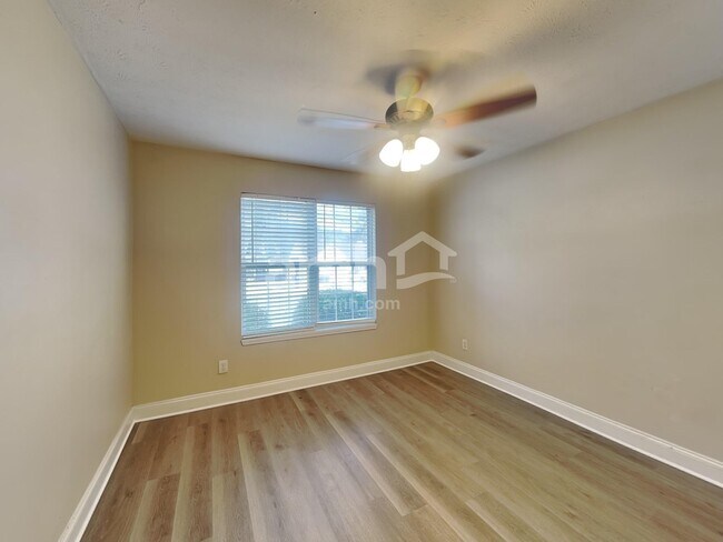 Building Photo - 785 Mount Royal Cv