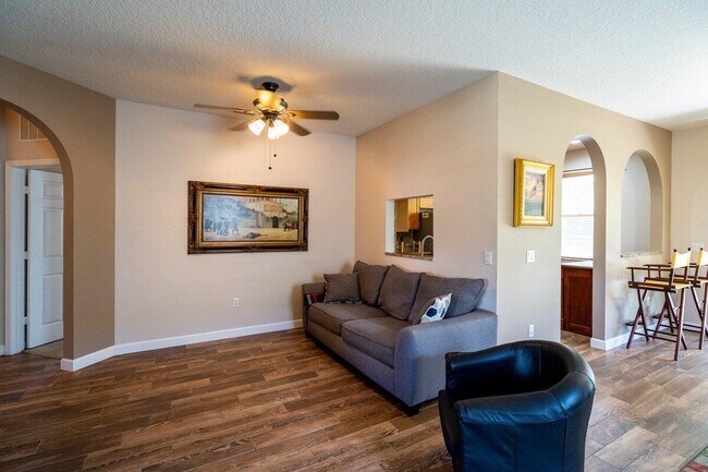 Building Photo - 732 SW Rocky Bayou Terrace