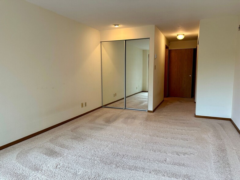 Building Photo - 7111 Linden Ave N