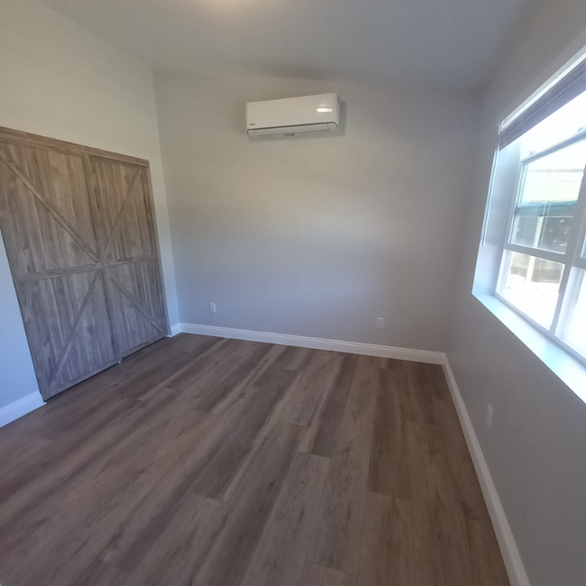 Building Photo - 3640 Catalina Dr