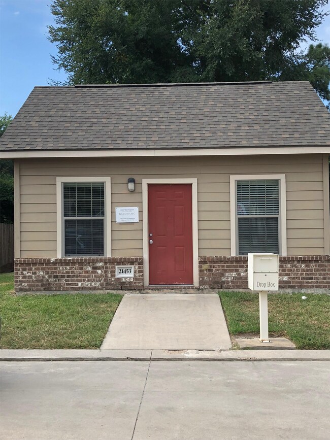 Building Photo - 21387 W Wallis Dr
