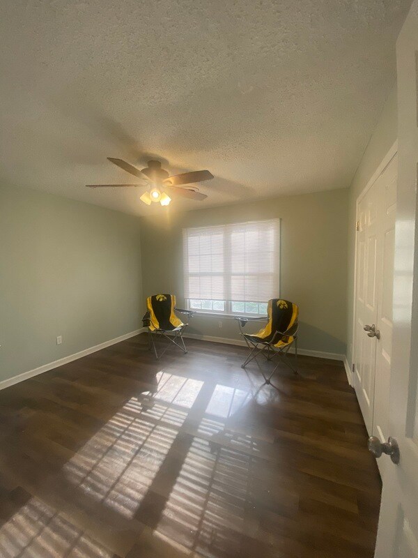 Building Photo - 5812 Wescott Rd