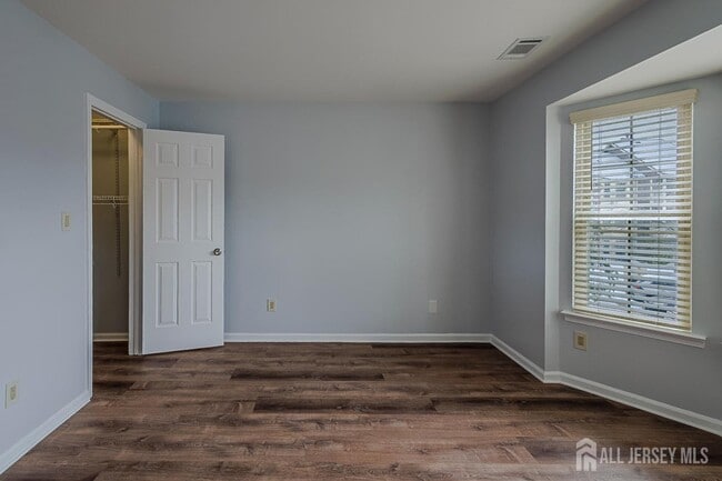 Building Photo - 236 Blew Ct