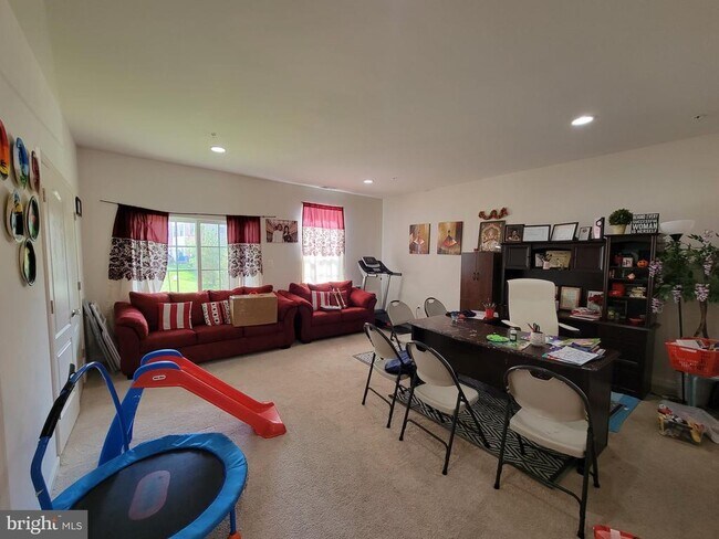 Building Photo - 7761 Dagny Wy