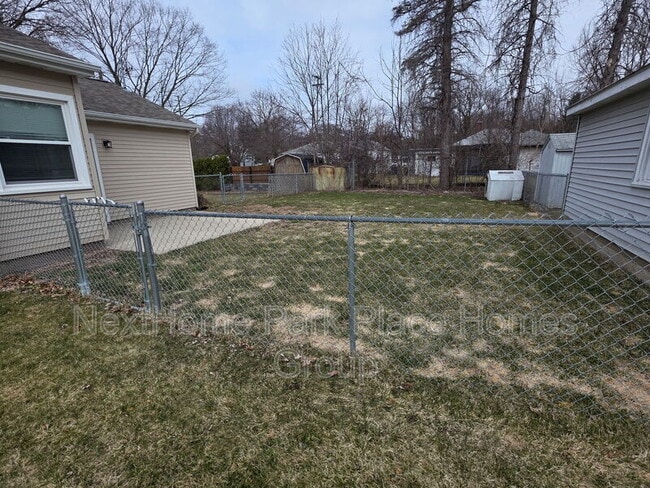 Building Photo - 3000 Dartmouth Dr