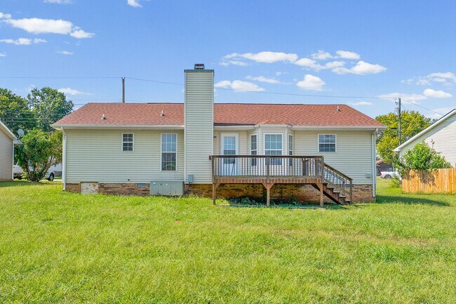Building Photo - 409 Sandburg Dr