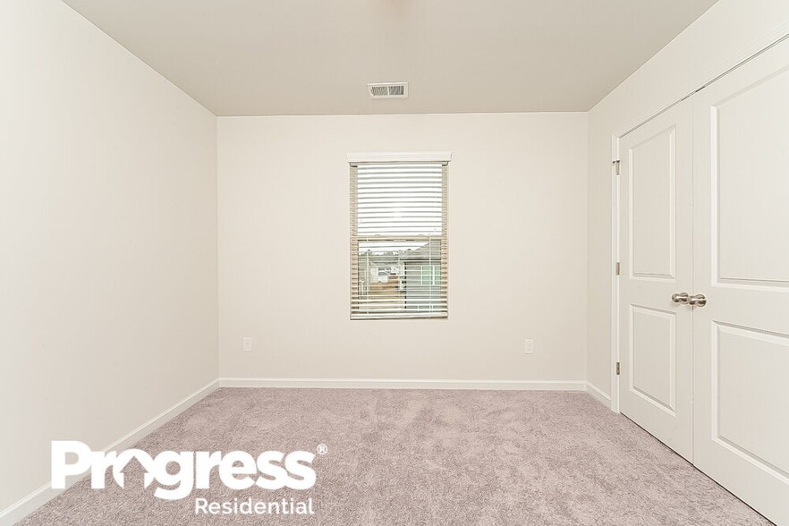 Building Photo - 445 Culloden Moor Dr