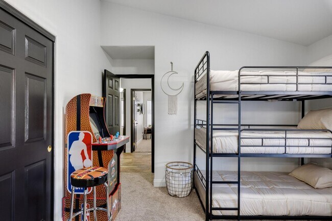 Building Photo - 4525 E Angela Dr