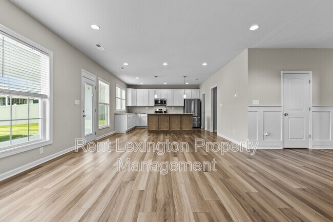 Building Photo - 220 Little Leaf Dr