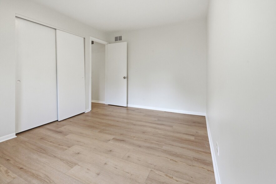 Building Photo - 849 Pear Tree Ln