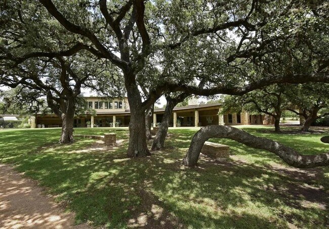 Building Photo - 779 Wild Rose Dr