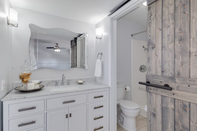 Master on suite bathroom - 6030 N 15th St