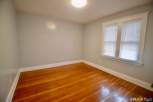 Building Photo - 994 Campbell Ave