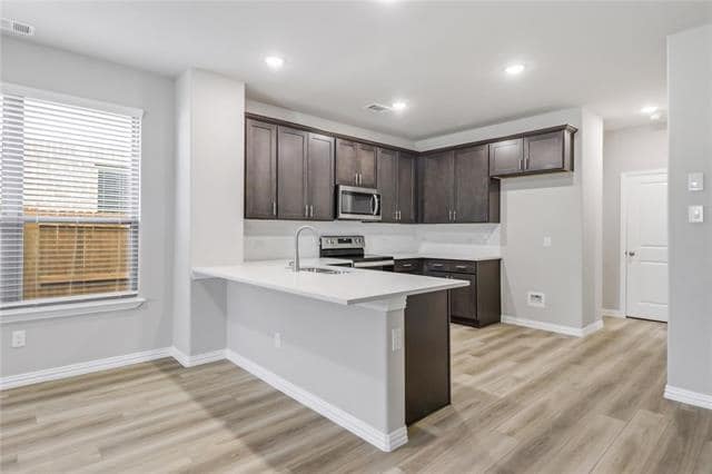 Building Photo - 6717 Glimfeather Dr