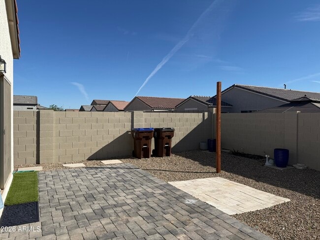 Building Photo - 1691 W Inca Dr