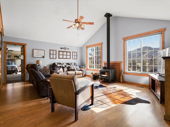 Building Photo - Spacious Single-Level Home in Wilderness Ranch