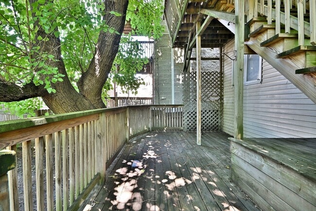 Building Photo - 2724 N Racine Ave