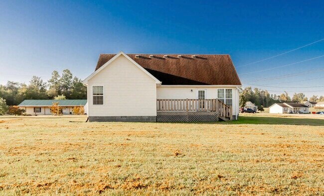 Building Photo - 15 Goldenrod Dr