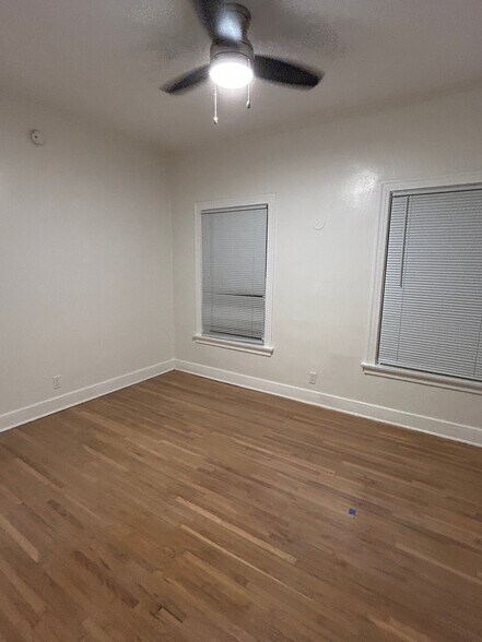 Building Photo - 642 1/2 N Genesee Ave