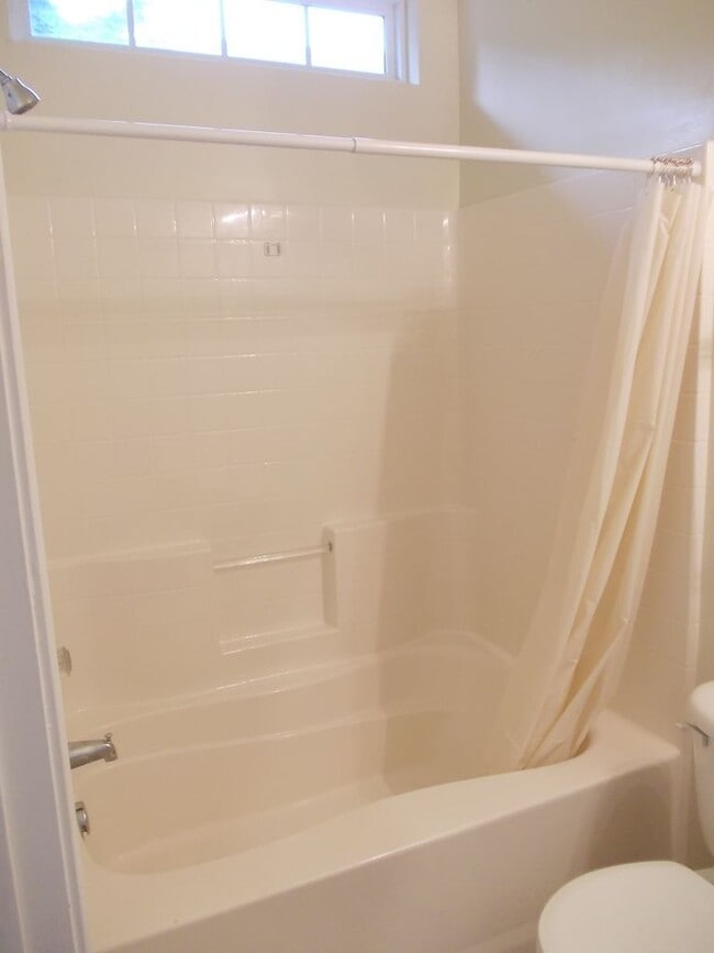 Building Photo - End Unit 2 story, 3 Bedroom Townhome near ...