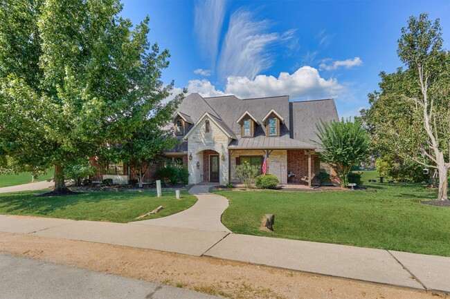 Building Photo - 388 Berkley Dr