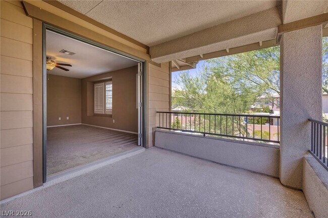 Building Photo - 10683 Country Knoll Way