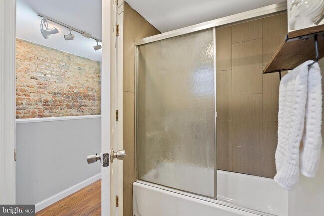 Building Photo - 1836 Memphis St