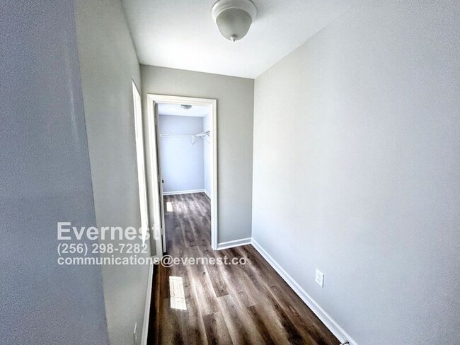 Building Photo - 139 Wethersfield Dr