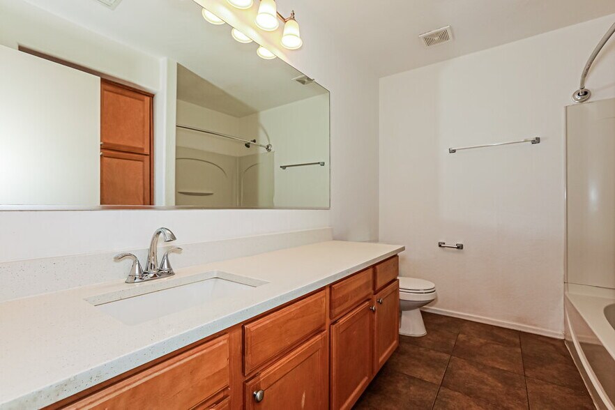 Building Photo - 286 W Santa Gertrudis Trl