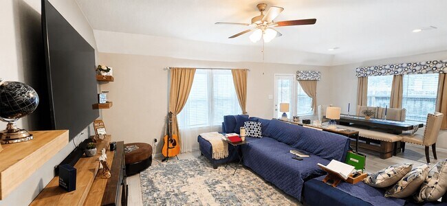 Building Photo - 12817 E Winding Pnes Dr