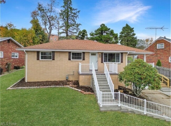 Building Photo - 240 Stardust Dr