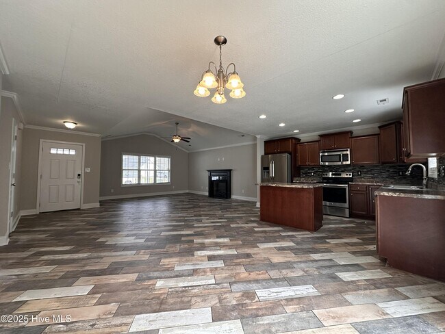 Building Photo - 159 Cavalier Dr