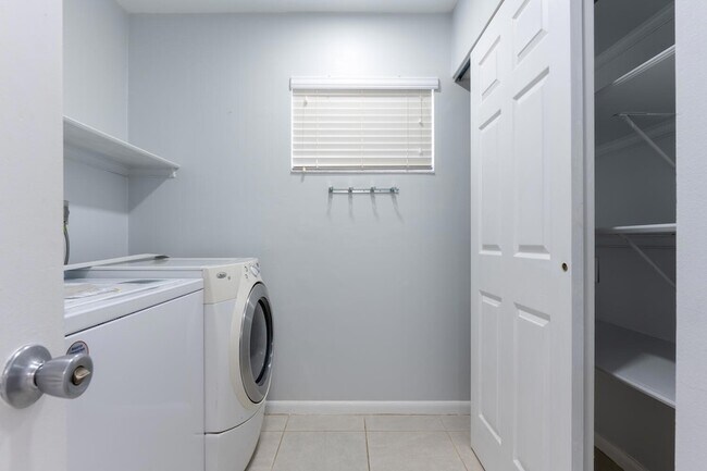 Building Photo - 4695 Brandywine Dr