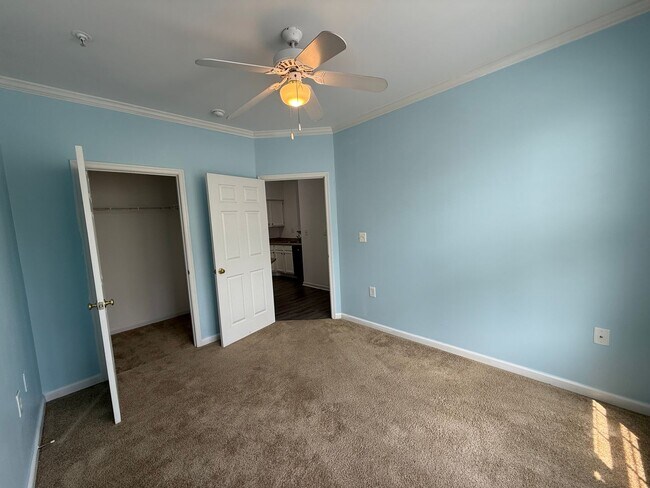 Building Photo - 925 Dorchester Pl