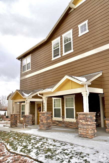 Building Photo - 5609 Shamrock Heights
