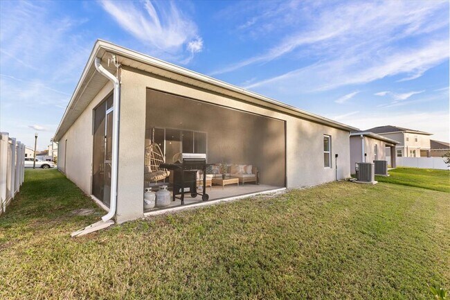 Building Photo - 375 Pink Ibis Bnd