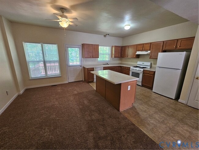 Building Photo - 8722 Springwater Dr